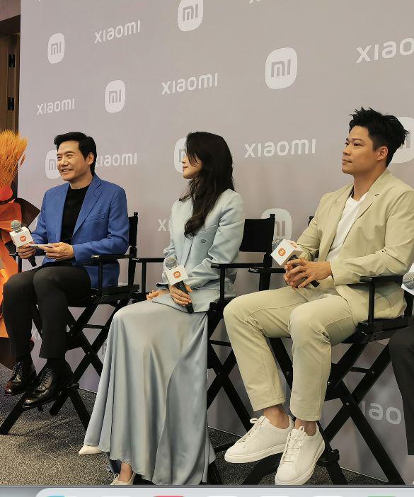 雷军揭秘小米SU7:苏炳添与舒淇联袂代言,成本压力堪比拍续集,目标对标“保时捷911”