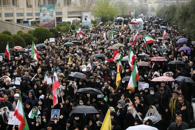 3月20日，伊朗情报部长伊斯梅尔·哈提卜及其家人的遗体告别仪式在首都德黑兰举行。新华社发