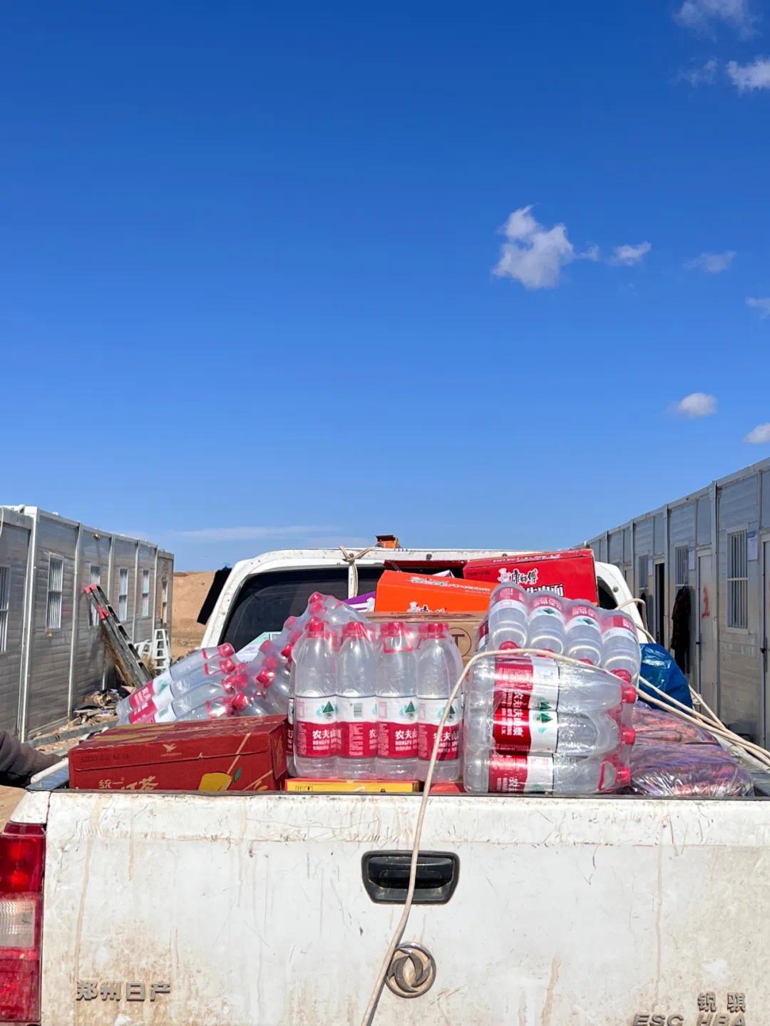 诚诚进货的矿泉水。(图/受访者供图)