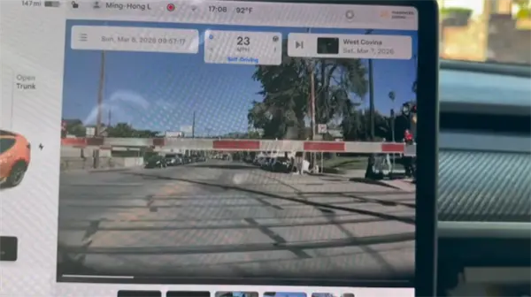 特斯拉FSD 搞不定铁路道口