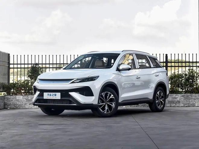 新车刚提即成旧款？小周揭露比亚迪疑“背刺”客户事件