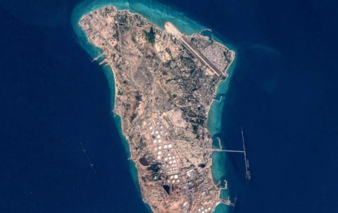 伊朗在岛上布下陷阱，海上设伏，曼德海峡恐成美国经济新痛点？