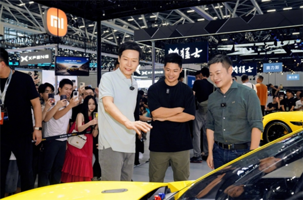 雷军宣布小米汽车品牌代言人:老朋友苏炳添