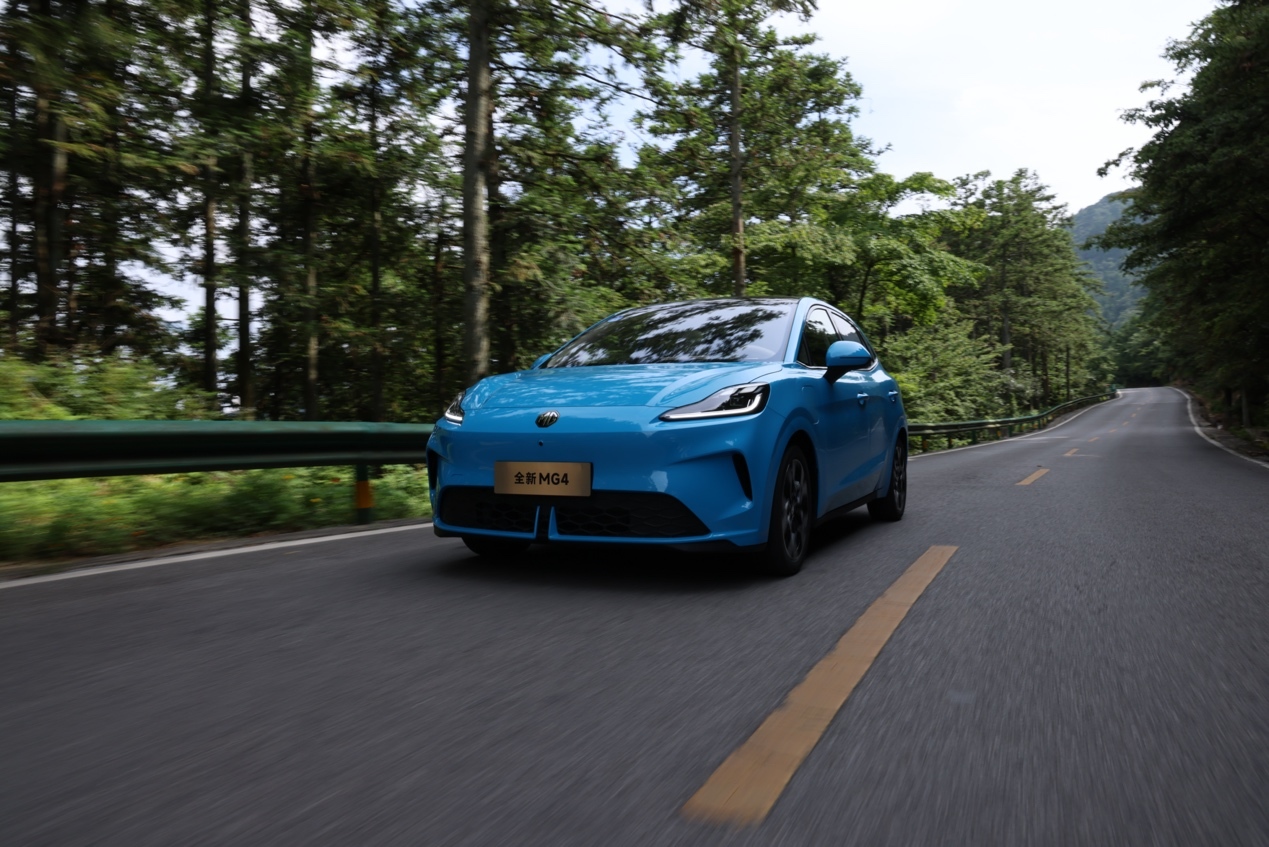 MG4新车试驾：诚意满满，亮点频现