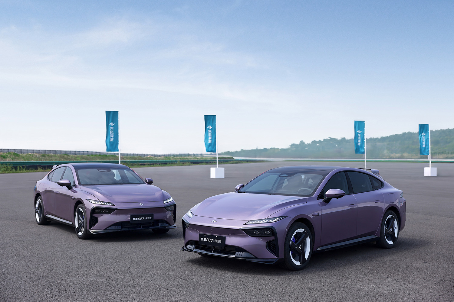 东风奕派007闪现版上市限时售价13.19万元 纳米01 Cross开启预定