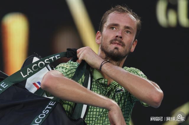 迪拜困局：41位ATP成员受阻 梅总调侃封闭赛事 周意自嘲变战场报道員