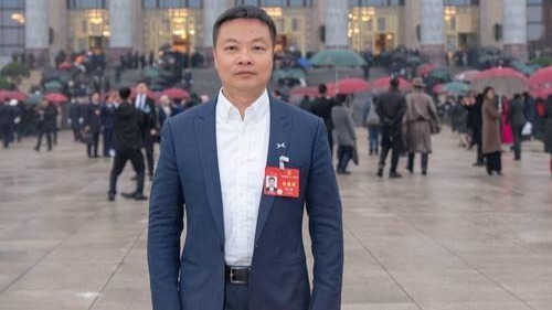 何小鹏提案加速自动驾驶升级至L4级别