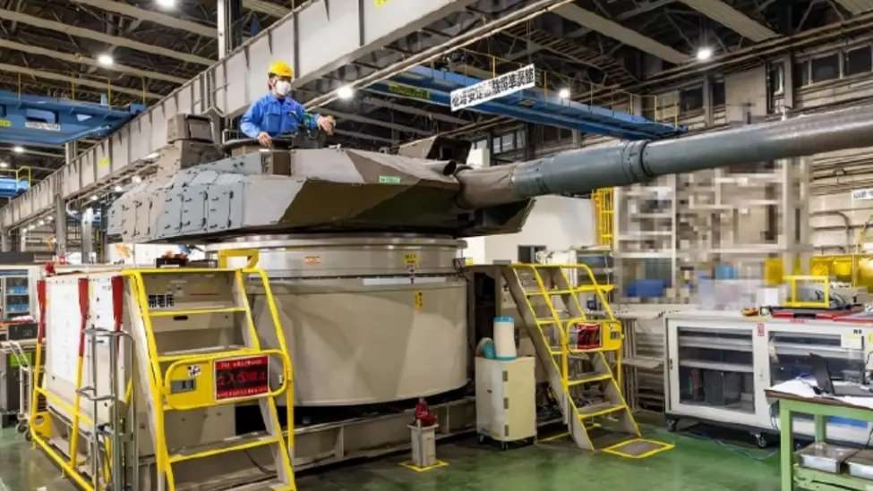 日本在战后和平主义框架下一直避免政府直接介入军事生产领域