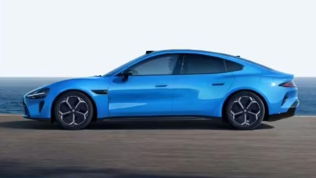 小米CEO雷军宣布：SU7车型全系搭载12项先进配置，Pro版本续航里程达902公里(CLTC)