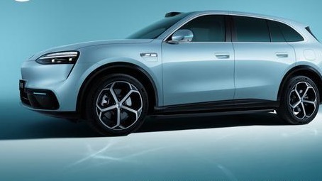 问界M6发布全新“流光青”配色,引领鸿蒙智行潮流