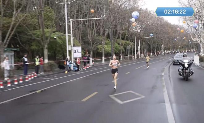 “最快女护士”张水华丽水马拉松夺冠!此前获评国际健将