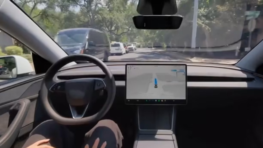 特斯拉官方转发:眼科医生建议视力衰退患者购买FSD