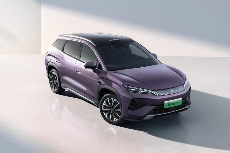 宋Ultra EV预售启动，第二代刀片电池加持，9分钟极速充电，起价15.5万元