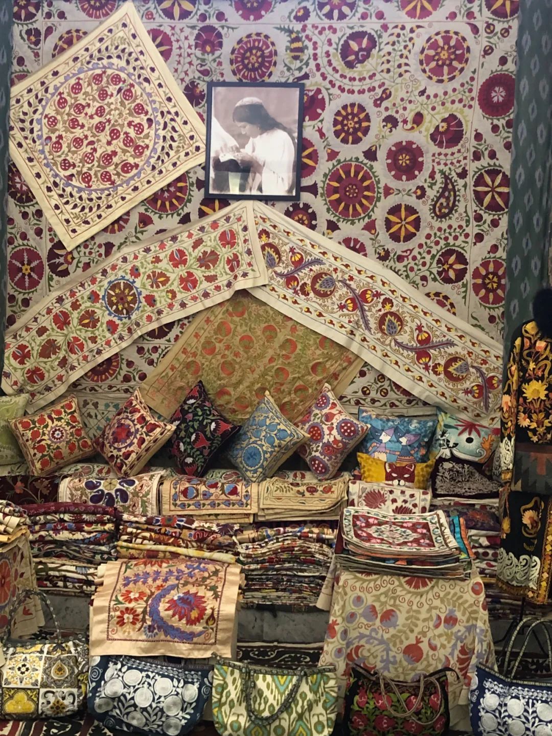 △乌兹别克斯坦金线刺绣(Suzani)