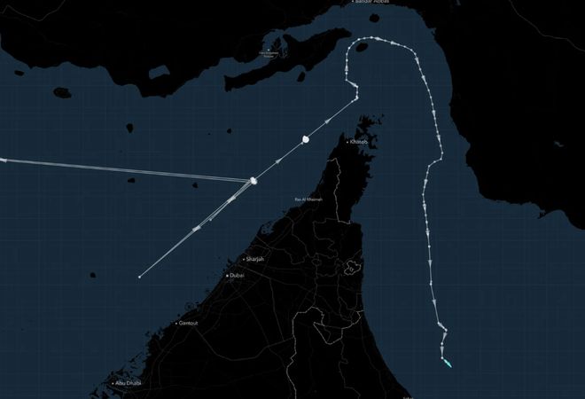 霍尔木兹海峡迎来首艘非伊朗籍货轮，距上次断航仅隔一日
