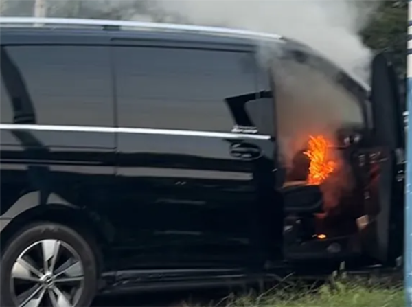 损失超32万元!车主加装户外电源致车辆起火:后以产品缺陷为由诉至法院