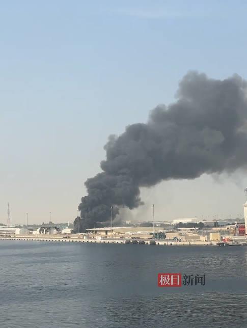 中国船员被困迪拜港述说危境：船只位于霍尔木兹海峡导弹警戒区内，距离爆炸地点不足百米，归期未定