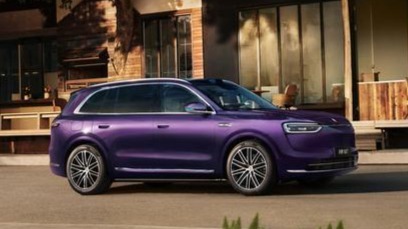 鸿蒙智行问界M7“夜紫”官图发布,3月23日登场