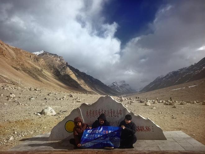 上海至珠峰：两名乘客历时13天跋涉6000余公里，耗资近四万，司机收入一万净赚
