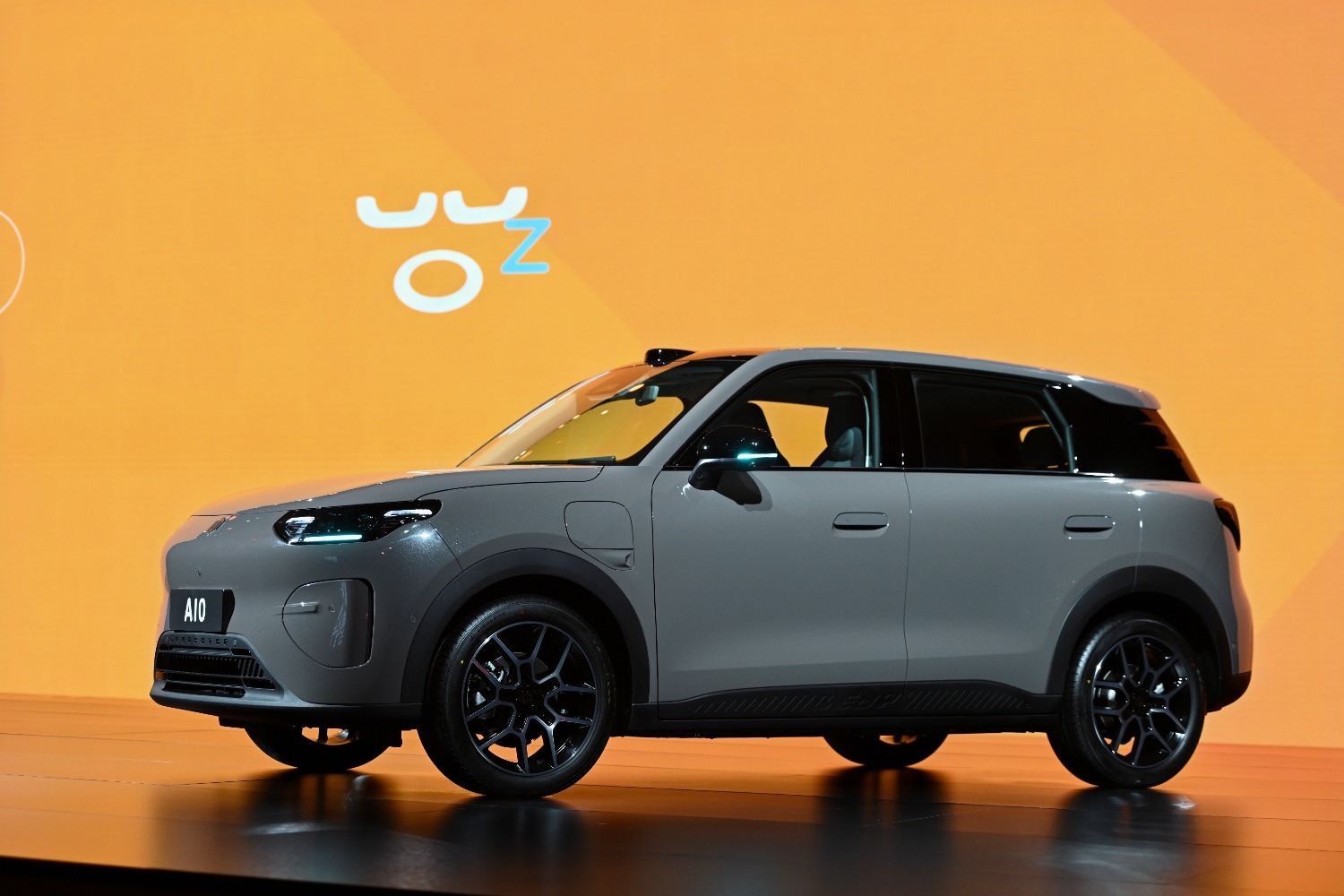 零跑A10上市售价6.58万元起 激光雷达+车位到车位领航仅需8.68万