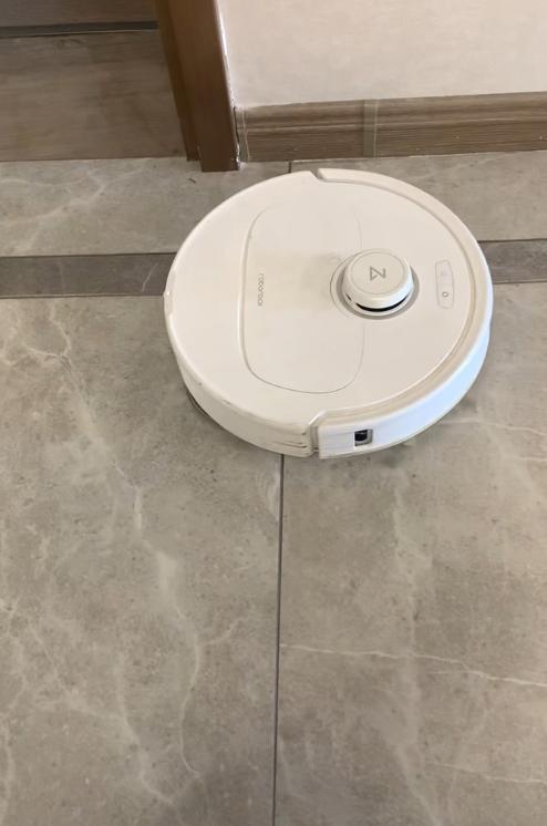 消委会曝光：扫地机器人频发故障变“刮地器” 石头科技称产品无异常
