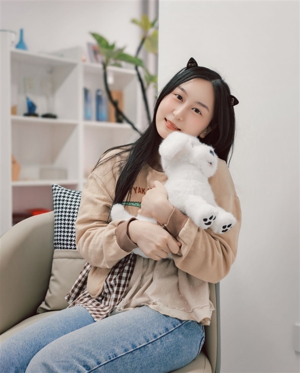 会撒娇能成长！科沃斯毛团陪伴机器人图赏