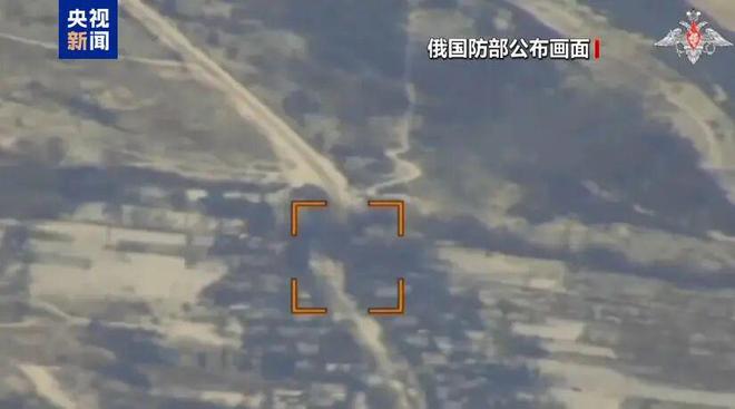 俄警告日：输油重镇频遭袭击，浓烟蔽日；乌东战事现武装机器人：身高六尺，具备AI战场评估与侦察射击能力