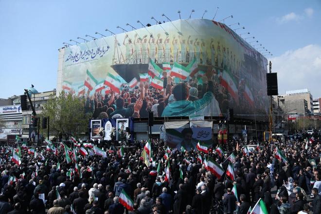 对话｜海湾战事三周（下）：战争使伊朗政权更军事化，国家性质将发生改变