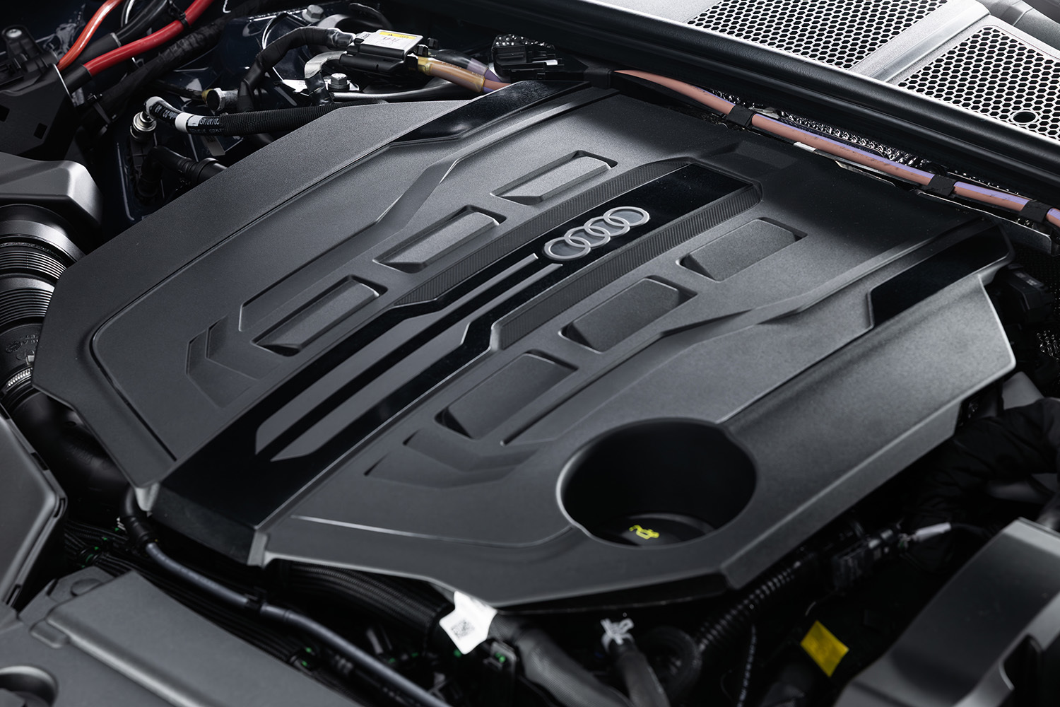 全新奥迪A6L定于3月25日上市 搭载华为乾崑ADS/3.0T V6+四驱+空悬+后轮转向配齐