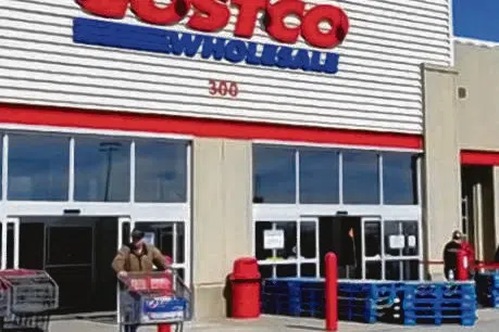 开市客正在评估拿回关税退款的可能性。若最终获得相关退款，它将通过降低商品价格等方式把节省的成本回馈给消费者。（档案照片）