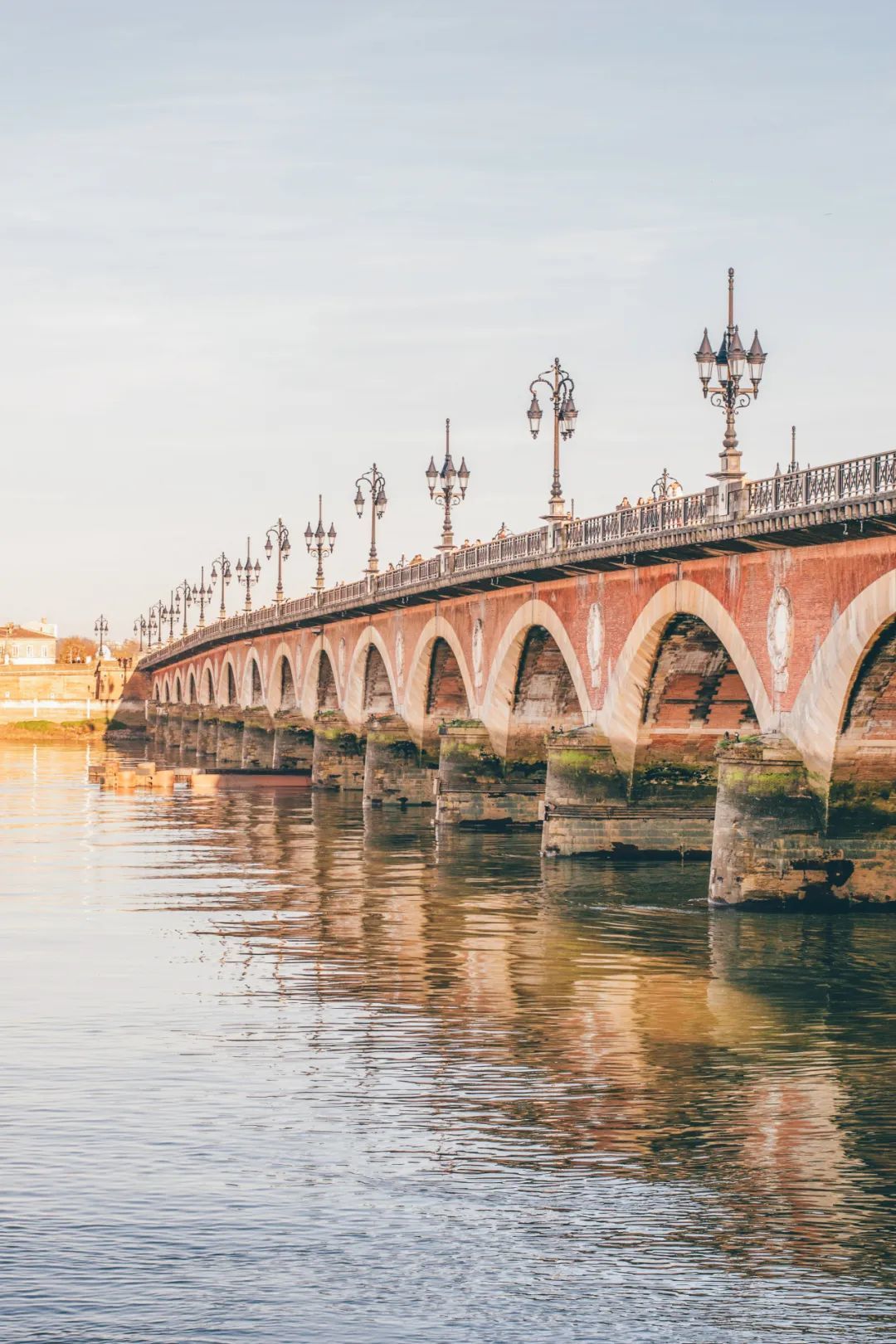 波尔多的交易所广场和皮埃尔桥