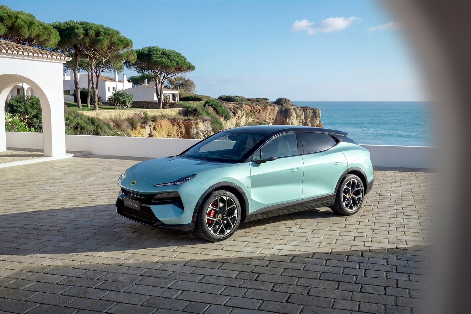 莲花For Me首搭路遥超级混动 952马力/零百3.3秒/指导价50.8万元起