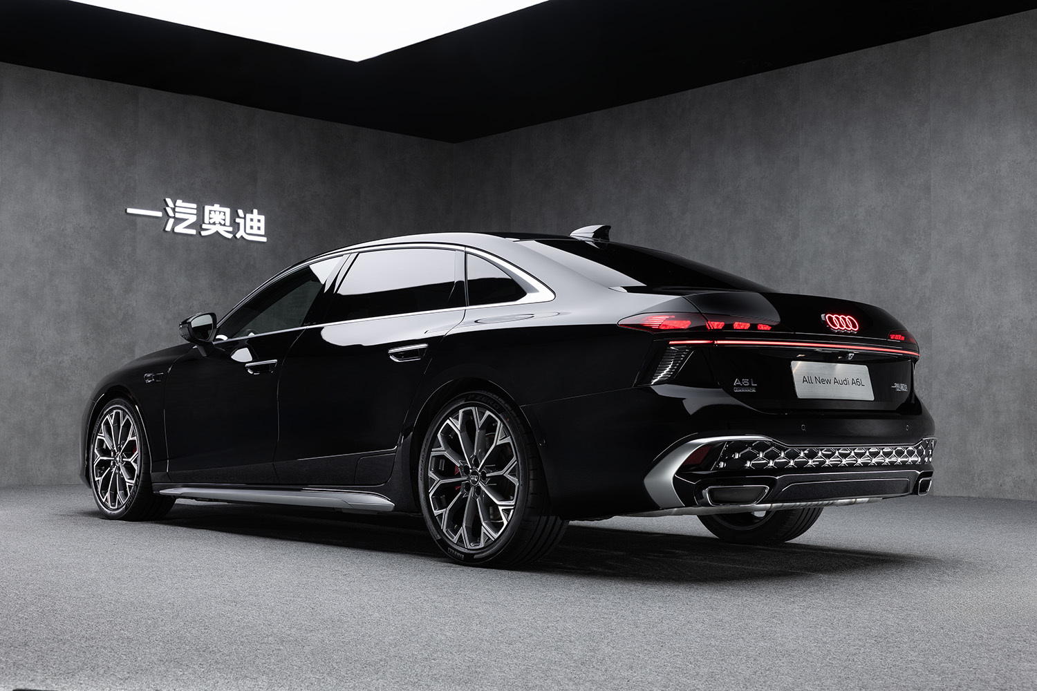 全新奥迪A6L定于3月25日上市 搭载华为乾崑ADS/3.0T V6+四驱+空悬+后轮转向配齐