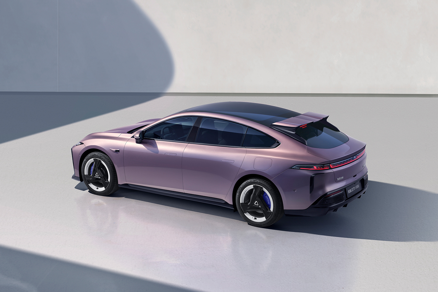 东风奕派007闪现版上市限时售价13.19万元 纳米01 Cross开启预定