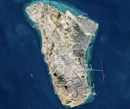 特朗普越过红线?美军空袭伊朗关键而脆弱的“石油心脏” 专家:夺岛容易控岛难