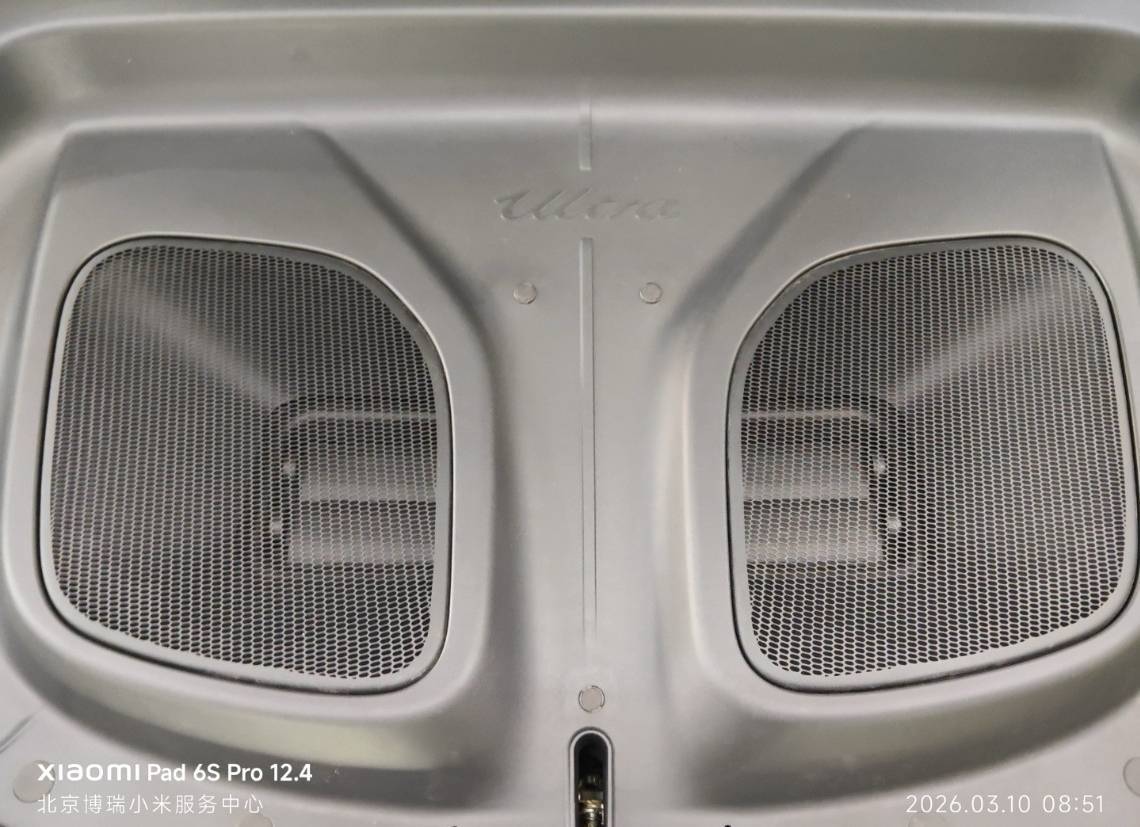 ▲最近小米开始为 SU7 Ultra 提供免费的机盖改装服务了