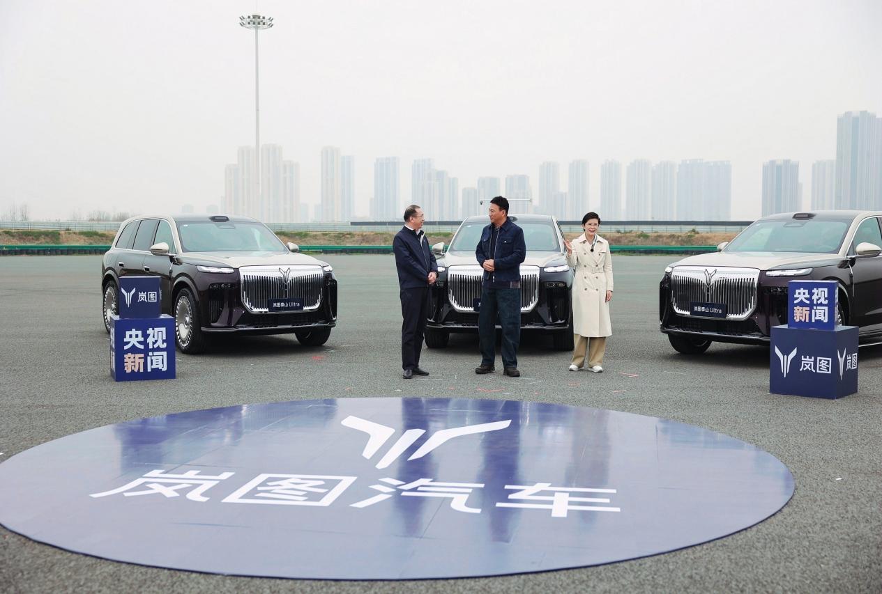 硬汉胡军力荐,896线激光雷达SUV震撼登场