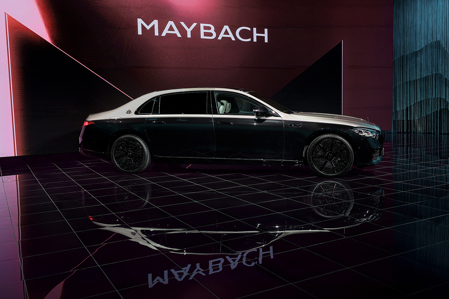 新一代梅赛德斯-迈巴赫S级全球首发 超豪华MPV迈巴赫VLS级正式官宣