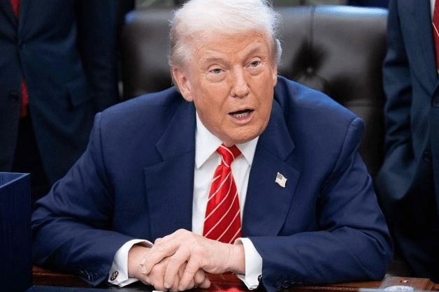 霍尔木兹海峡对峙升级：美方限时48小时开放 伊朗威胁全面关闭