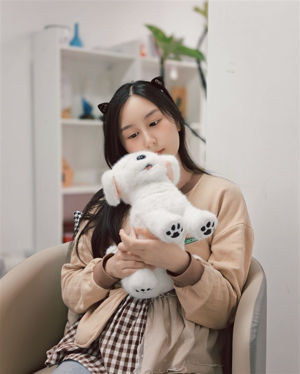 会撒娇能成长！科沃斯毛团陪伴机器人图赏