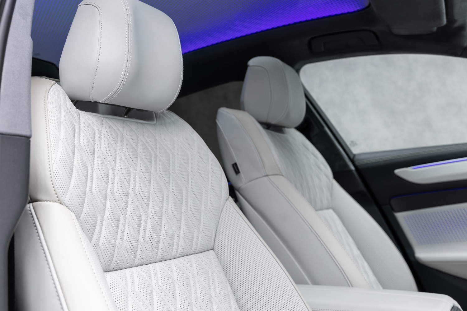 全新奥迪A6L定于3月25日上市 搭载华为乾崑ADS/3.0T V6+四驱+空悬+后轮转向配齐