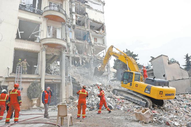 华盛顿“最后通牒”延期，德黑兰否认与美和谈，美“暂停打击”引发猜测