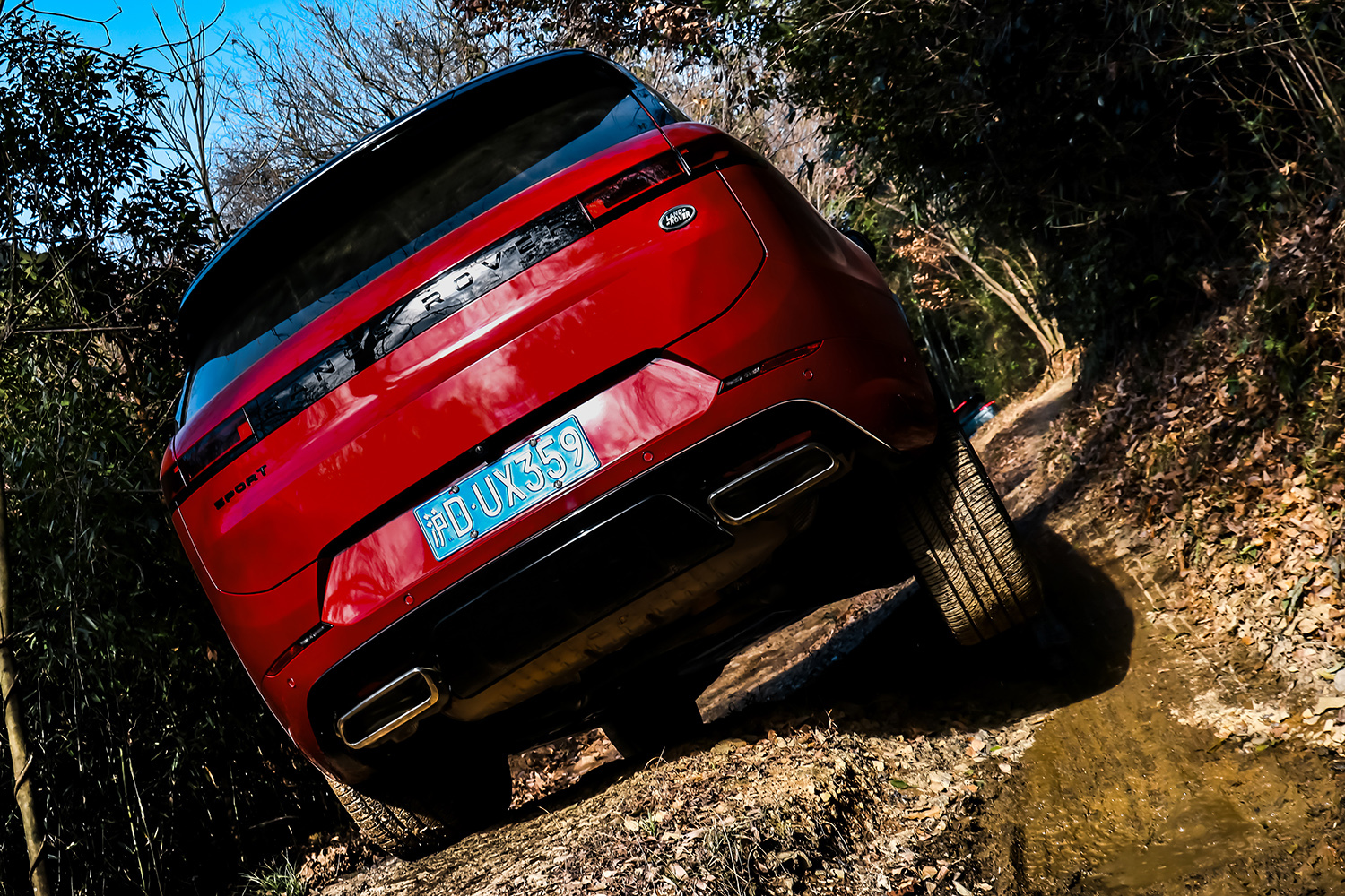 无所不能的全路况“纵情入胜” 试驾2025款揽胜运动版