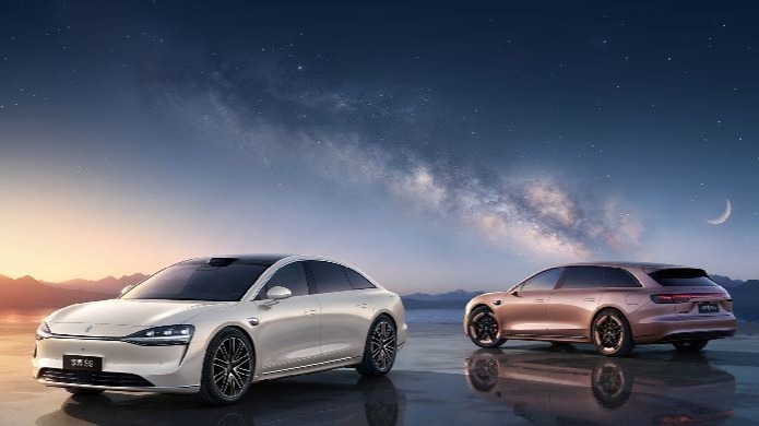 鸿蒙智行享界S9“月绒白”/S9T“星玫粉”官图发布