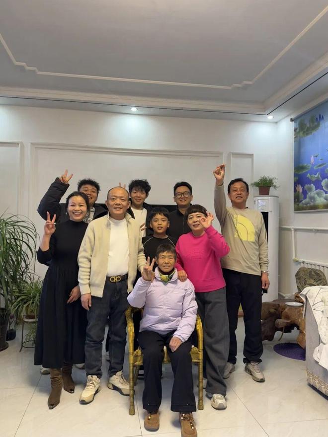 迟来的祝福：母亲为失散17年的儿子补送18岁生日礼物