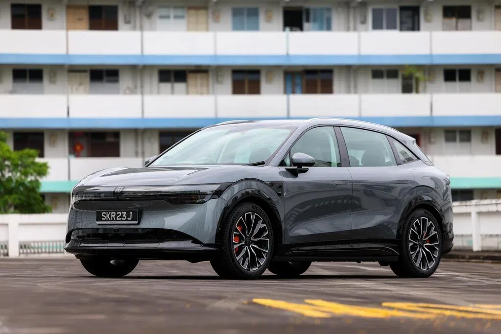 科技感爆棚的极氪7X：豪华纯电SUV会“说话”