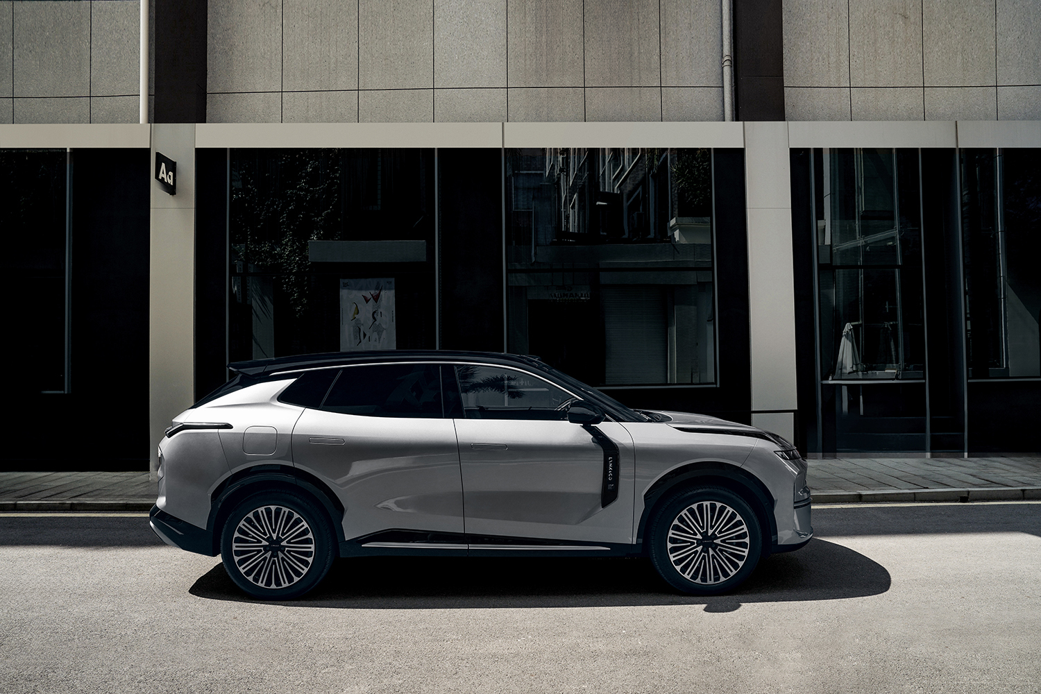 全新领克08 EM-P新增极光套装 二季度将推送LYNK Flyme Auto 2.2.0智能座舱