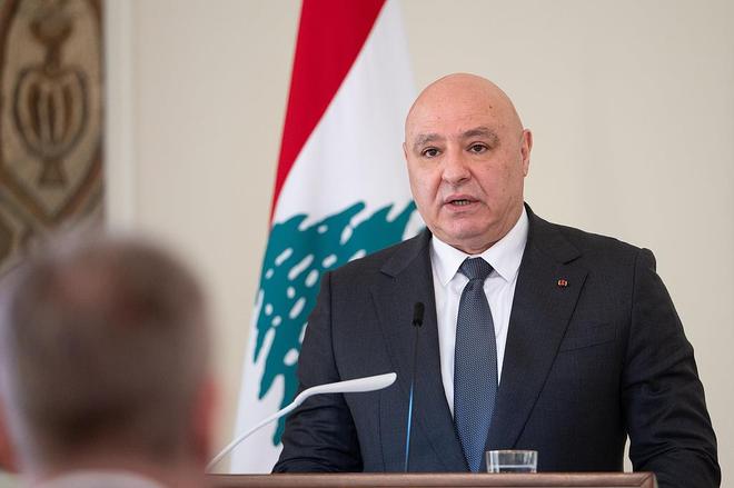 霍尔木兹海峡对峙升级：美方限时48小时开放 伊朗威胁全面关闭