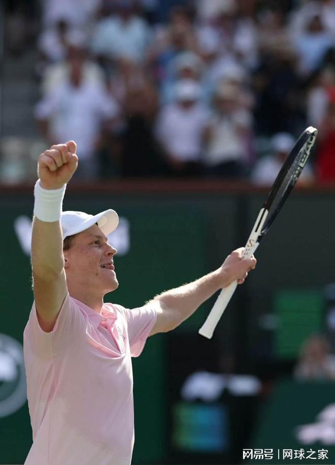 辛纳硬地全满贯成就辉煌 梅开三度斩获亚军荣耀
