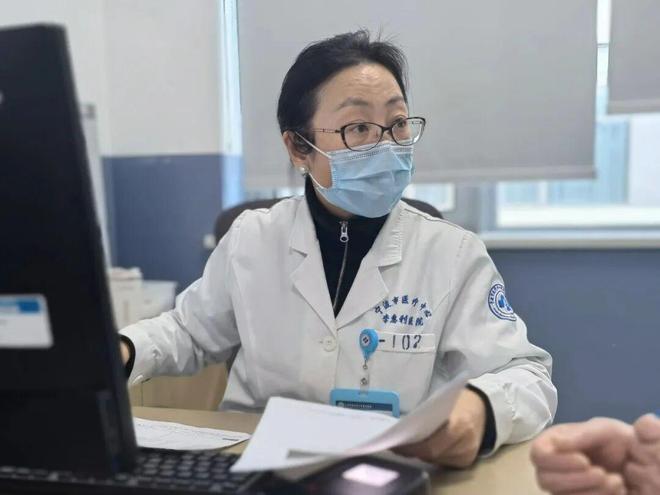 男子一年撞坏3辆豪车,怀疑自己“中邪”了,医生一查不对劲:他一晚上呼吸暂停500多次……